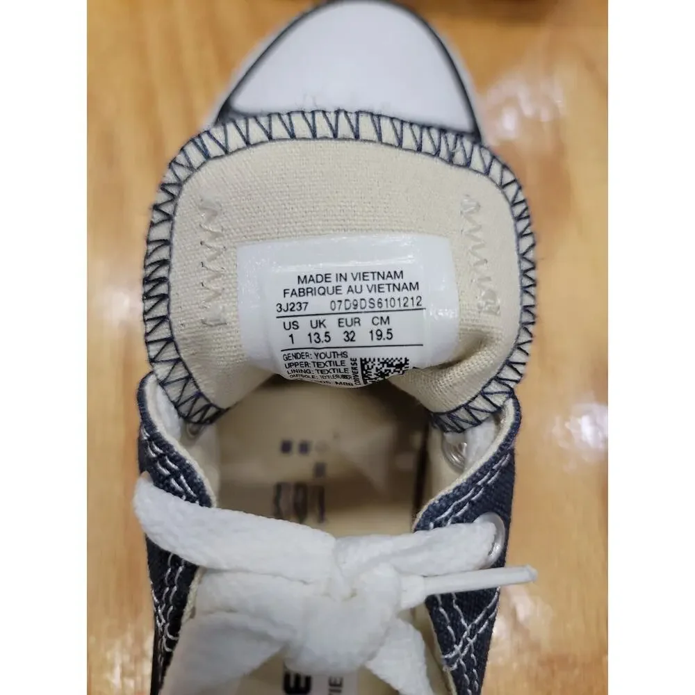 Converse Low Top All Star Ox Navy Blue Sneakers Youth size 1 .. S64